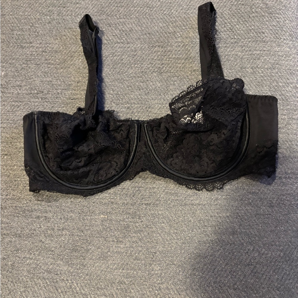 SIMONE PERELE black lace bra